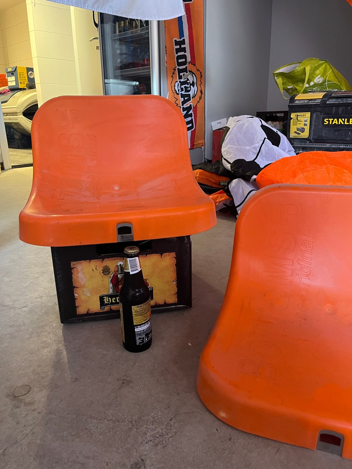 7x Oranje Stoeltjes voor op een Krat - Handig en Compact, Huis en Inrichting, Stoelen, Gebruikt, Vijf, Zes of meer stoelen, Kunststof