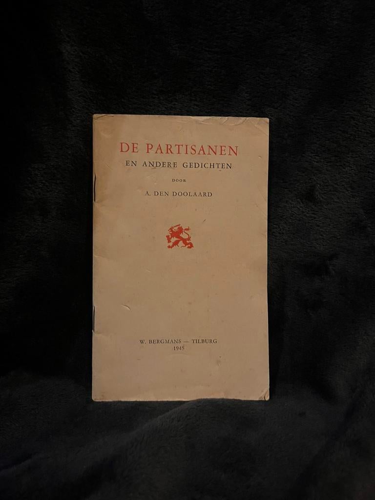 De partisanen, Verzamelen, Militaria | Tweede Wereldoorlog, Ophalen of Verzenden, Nederland, Boek of Tijdschrift