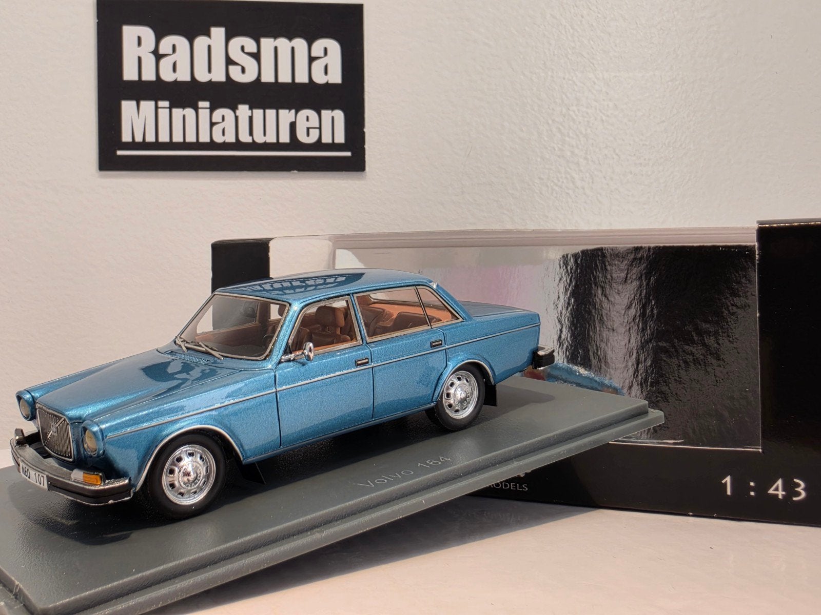 Volvo 164 2974 - Blauw metallic - 1:43 Neo Scale Models, Overige merken, Auto, Neo Scale Models, Nieuw