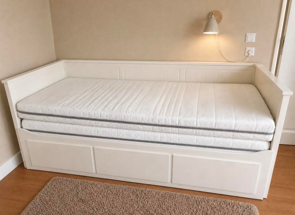 IKEA Hemnes bedbank met 2 matrassen, Huis en Inrichting, Slaapkamer | Slaapbanken, Gebruikt, Wit, Tweepersoons, Ophalen of Verzenden