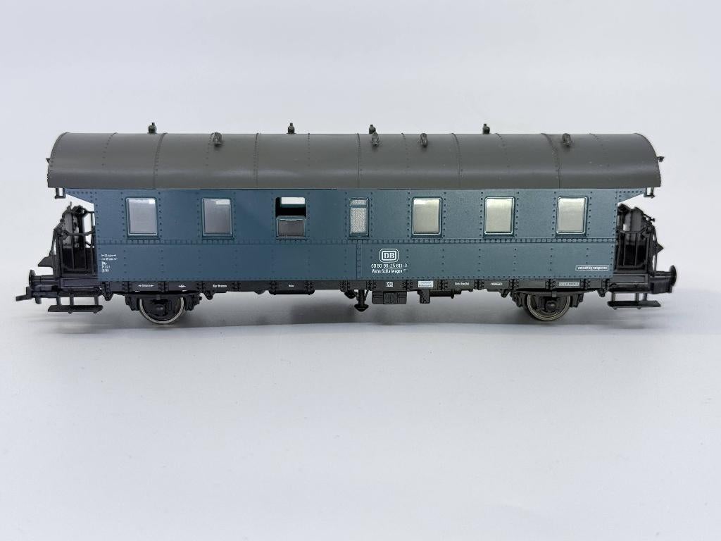 Roco 44817 - 2-assige personenrijtuig, DB