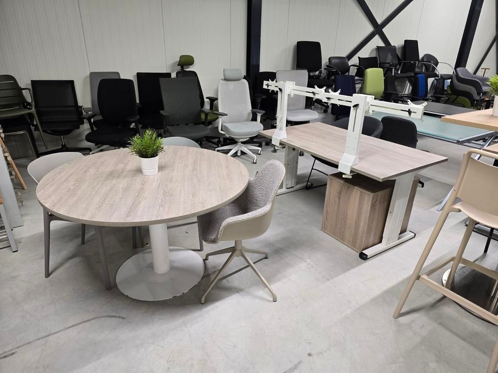Ronde Vergadertafel 120 cm - Wit Metalen Frame & Eiken Blad, Overige houtsoorten, Info@bestbudgetkantoormeubelen.nl, Rond, Ophalen of Verzenden