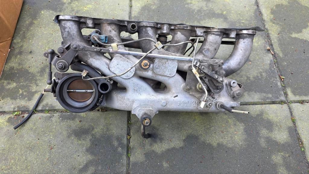 Mercedes W116 W123 W107 R107 Inlaatspruitstuk 1101412401, Ophalen, Gebruikt, Mercedes-Benz