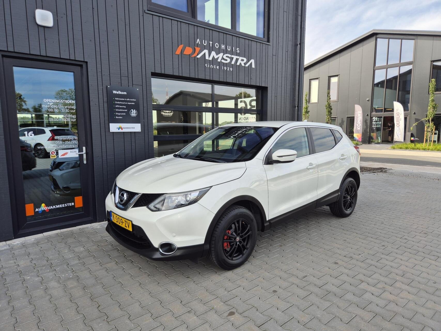 Nissan Qashqai 1.2 Tekna|Camera|Cruise|Airco|Stoelverwarming, Auto's, Gebruikt, 4 cilinders, Automatische klimaatregeling, 116 pk