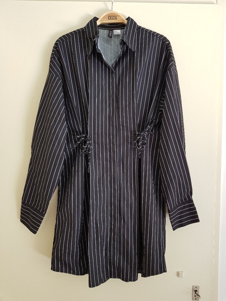 Jurk / tuniek -- maat 40 -- Divided / H&M, Maat 38/40 (M), Zwart, Ophalen of Verzenden, Knielengte