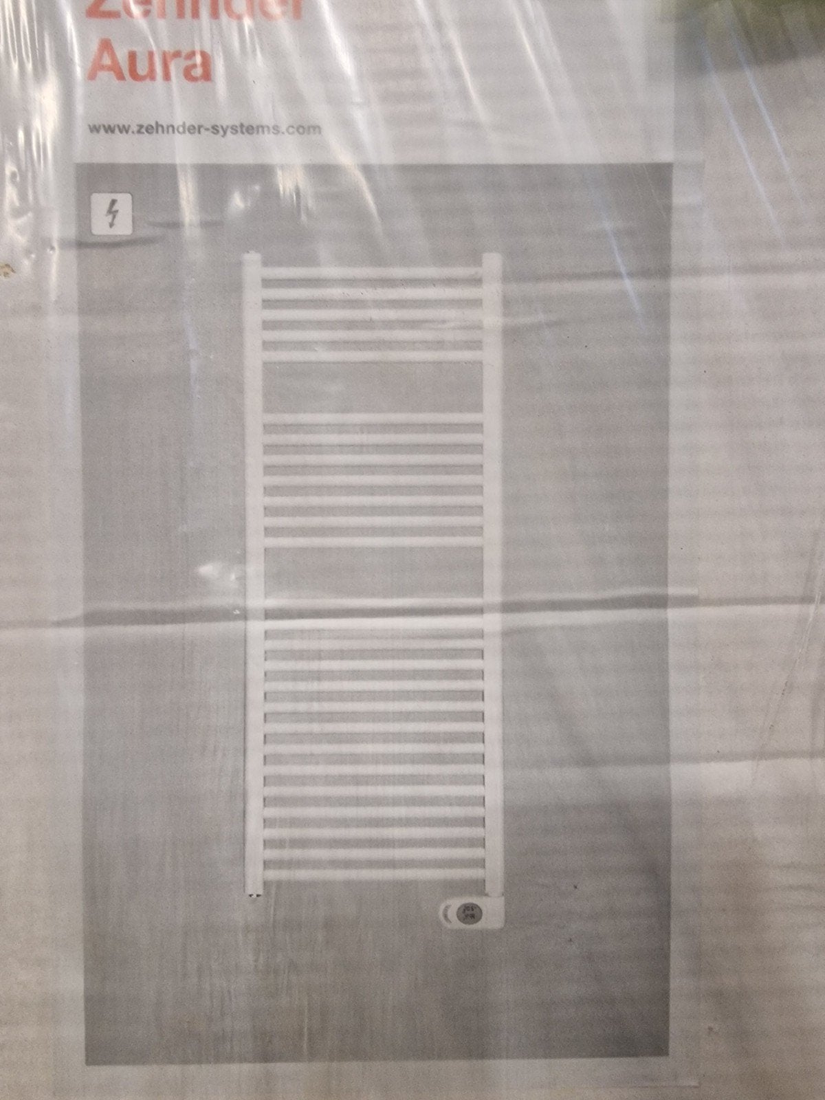 Nieuwe Zehnder Aura elektrische designradiator 750W, Ophalen, 500 tot 800 watt, Radiator, Nieuw