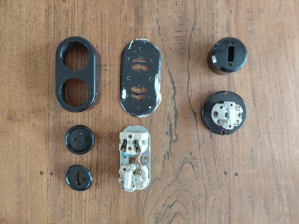 vintage bakkeliet stopcontact en schakelaar, Ophalen of Verzenden
