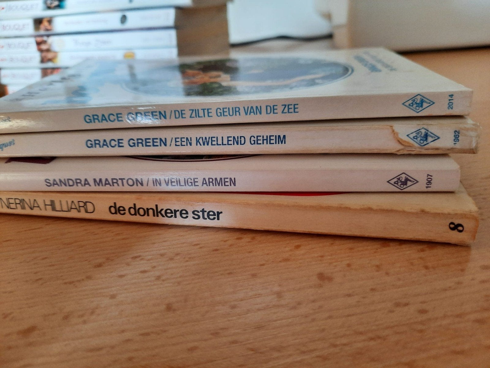 Bouquet boekjes: 4 romannetjes, Ophalen of Verzenden, Gelezen, Grace Green, Sandra Marton, Nerina Hilliard