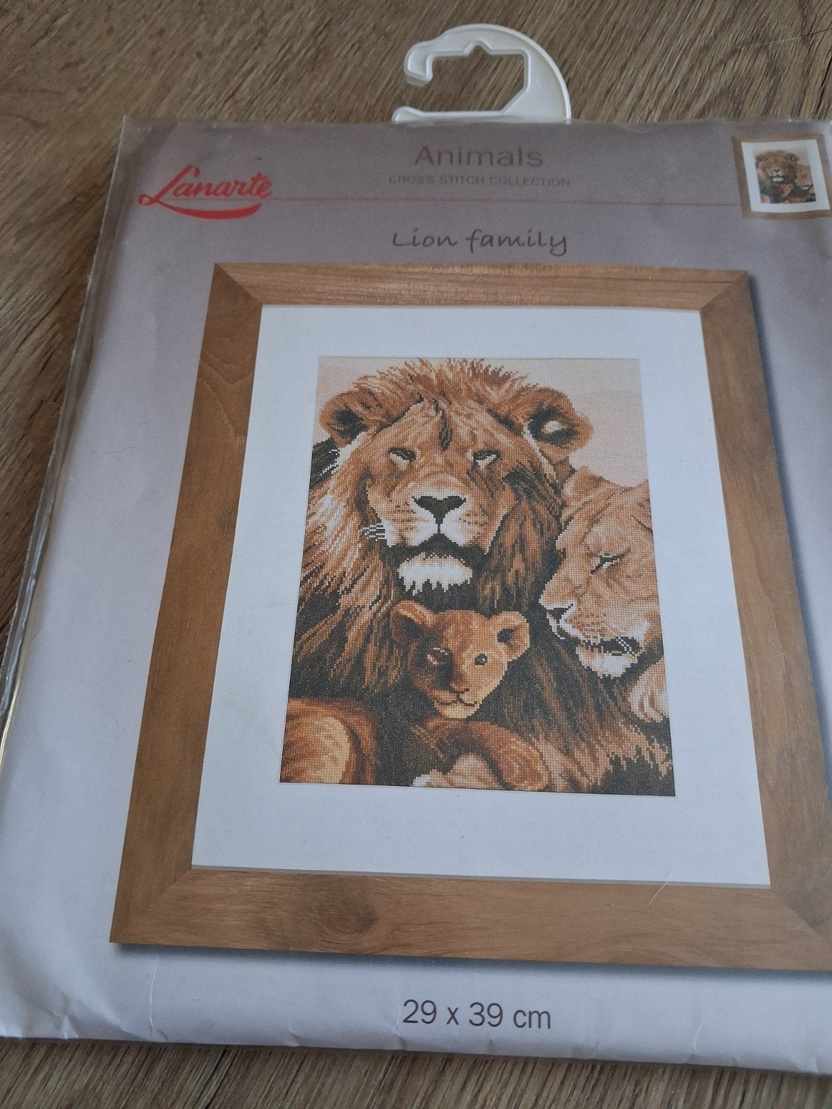 Lanarte Borduurpakket Leeuwenfamilie - Nieuw en Compleet, Ophalen of Verzenden, Nieuw, Handborduren, Borduurpakket