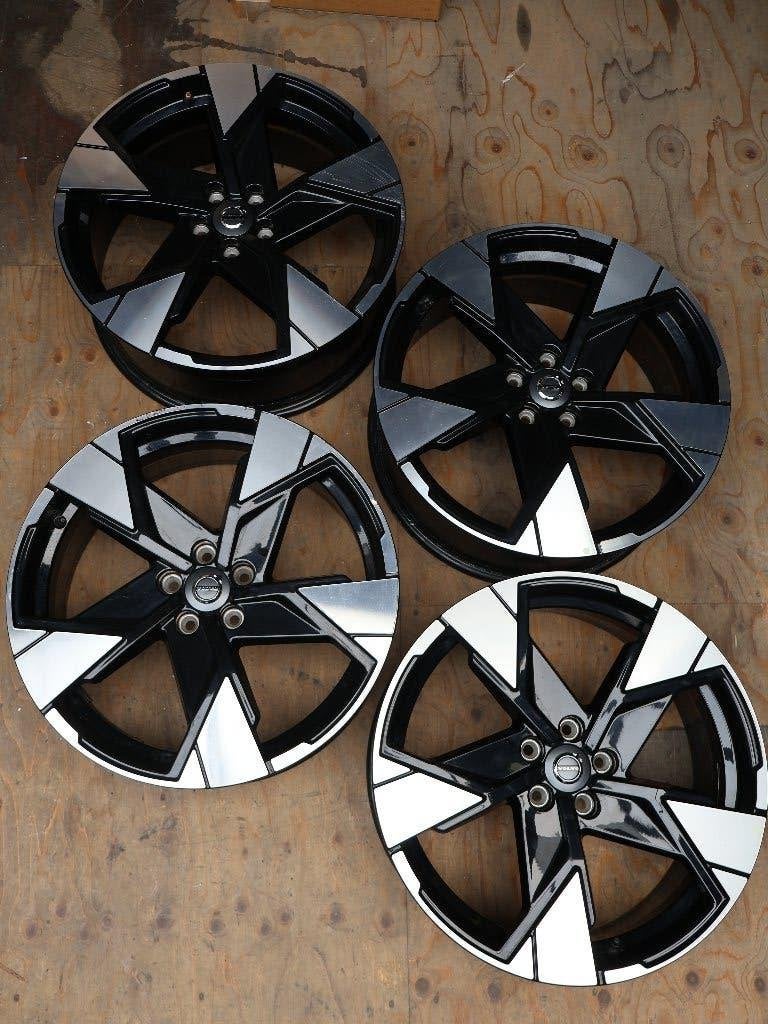 Originele Volvo velgset (80000289) Adv.17, Ophalen, 80000289-2, Velg(en), *