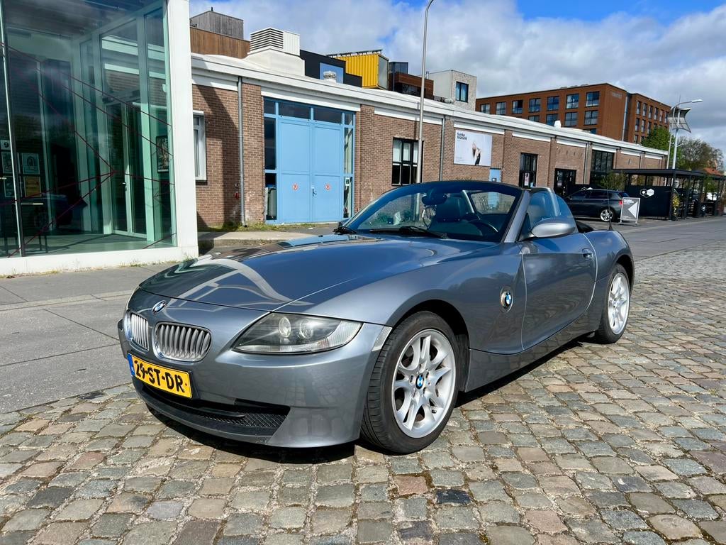 BMW Z4 2.0 I Roadster 2006 Grijs Cabrio - klaar voor de zon, Auto's, 13 km/l, 1995 cc, Zwart, 4 cilinders