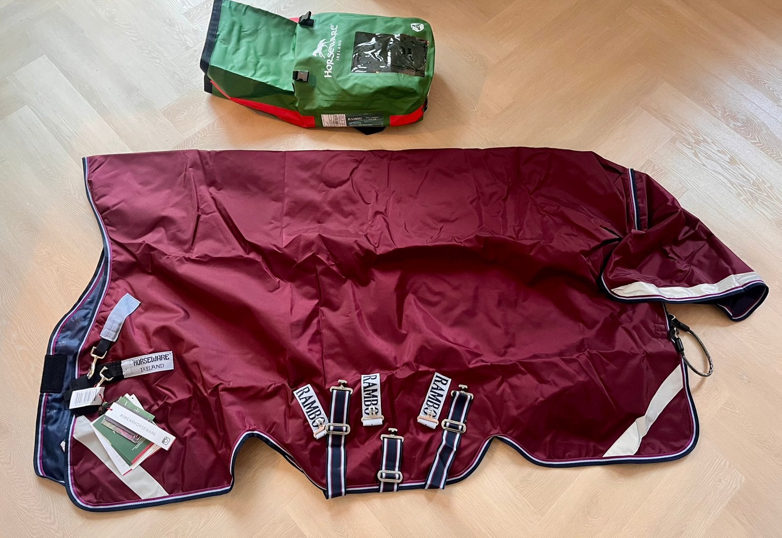 GLOEDNIEUW Horseware Rambo Wug Lite 50g, mt 125/175, Cob (M), Rood, Ripstop, Nieuw
