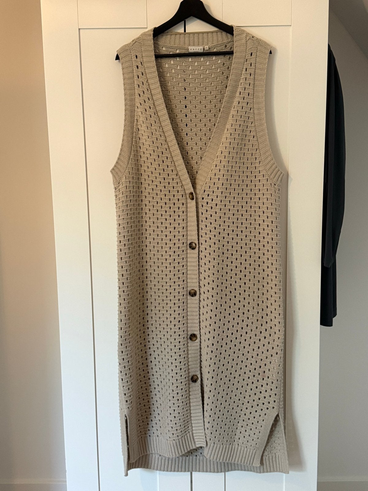 Kaffe Curve lang mouwloos vest maat M (46/48), Kleding | Dames, Ophalen of Verzenden, Zo goed als nieuw, Beige