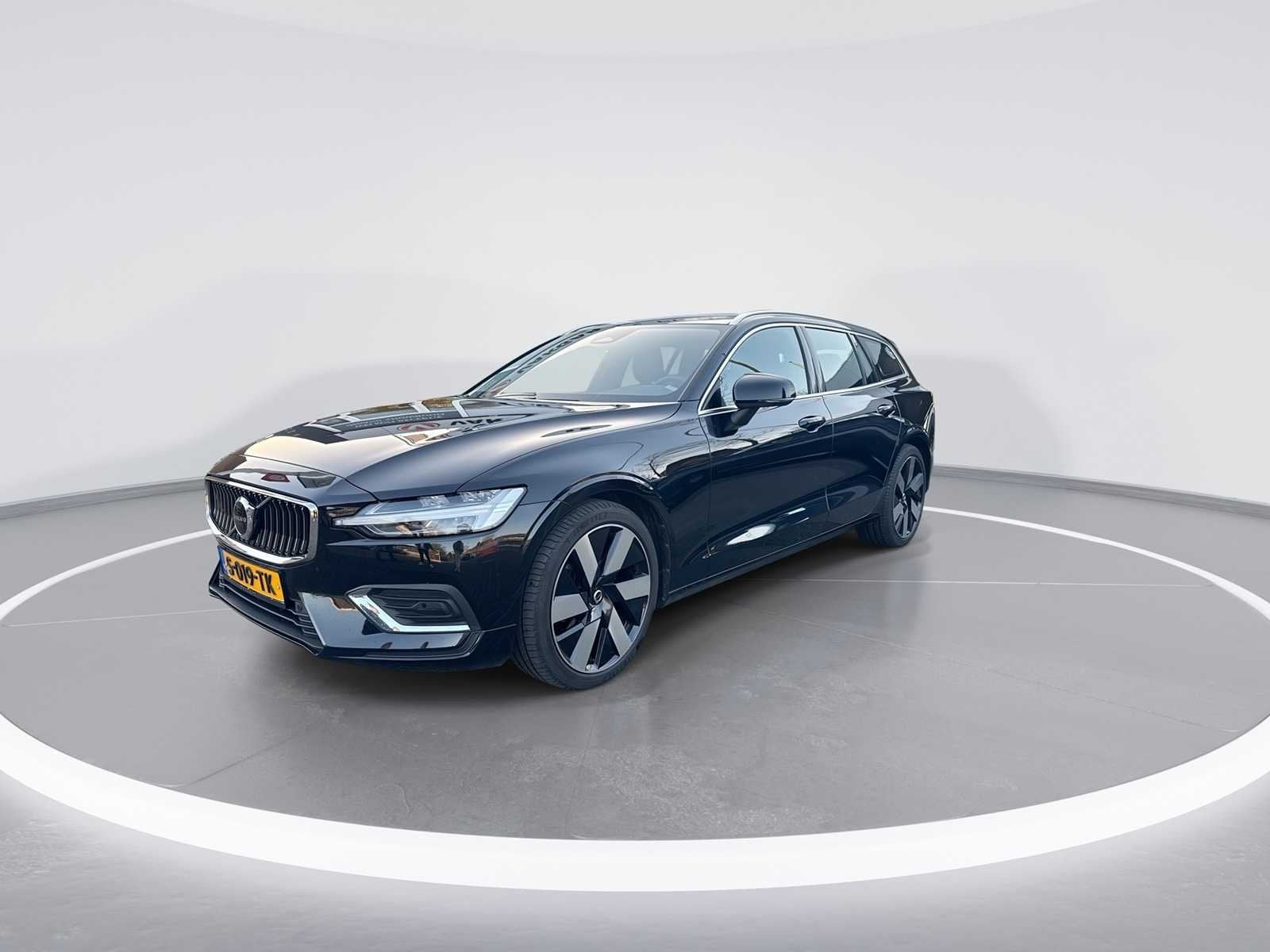Volvo V60 2.0 B3 Plus Dark | S-019-TK, Gebruikt, Euro 6, 93 €/maand, Stationwagon