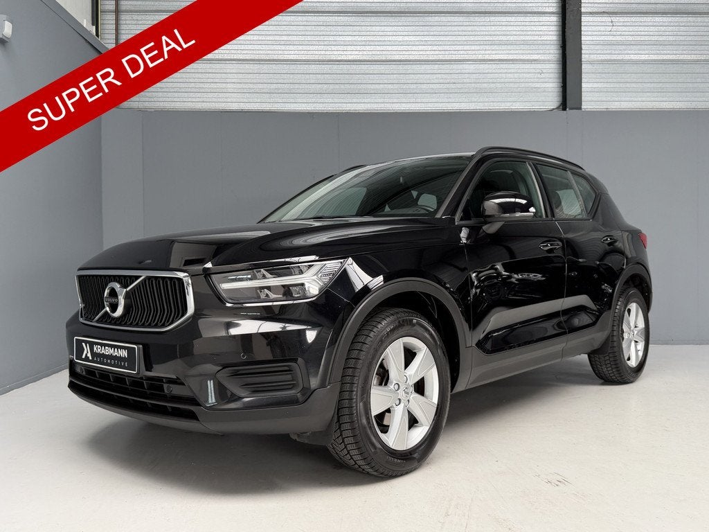 Volvo XC40 T2 Momentum Core Automaat|Trekhaak|BTW Auto| ., Auto's, Volvo, Stof, Gebruikt, Zwart, Zwart