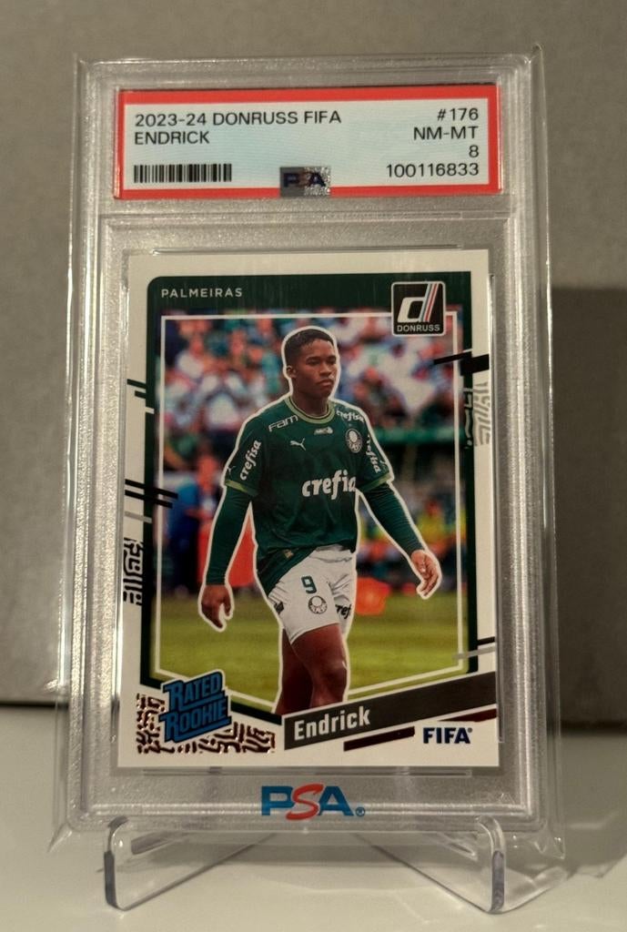 Endrick 2023-24 Donruss FIFA Rated Rookie PSA 8, Ophalen of Verzenden, Zo goed als nieuw, Buitenlandse clubs, Spelerskaart