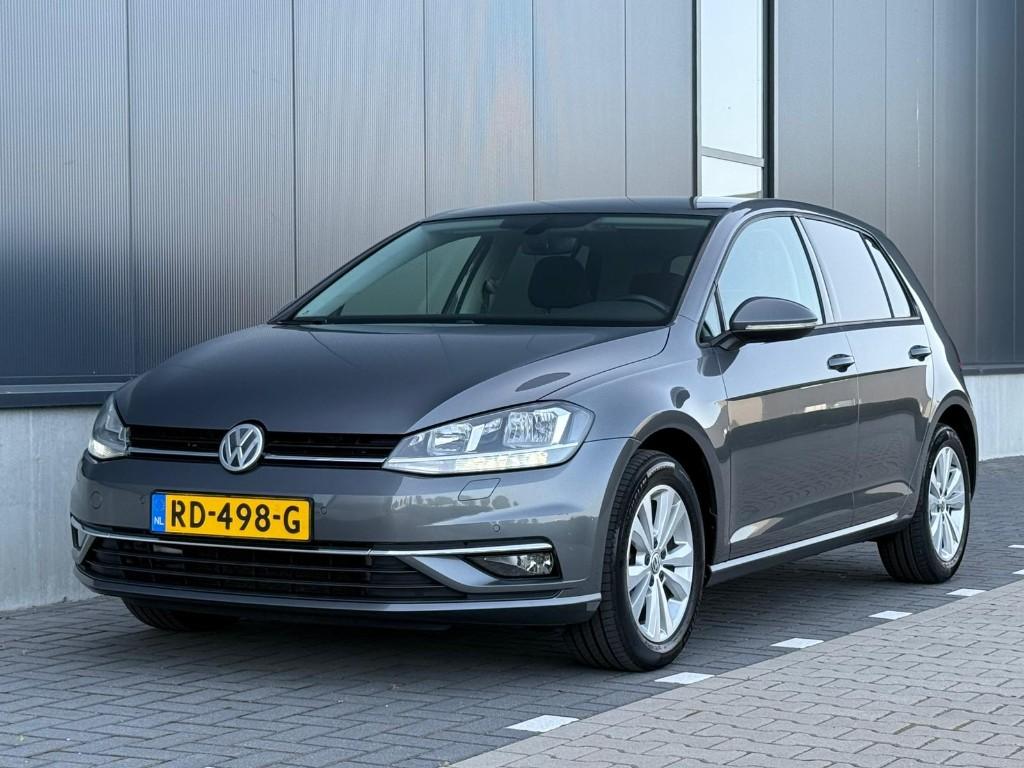 Volkswagen Golf 1.0 TSI 110pk 7-DSG 5D 2017 ACC CAMERA NAVI, Stof, Bedrijf, Golf, 3 cilinders