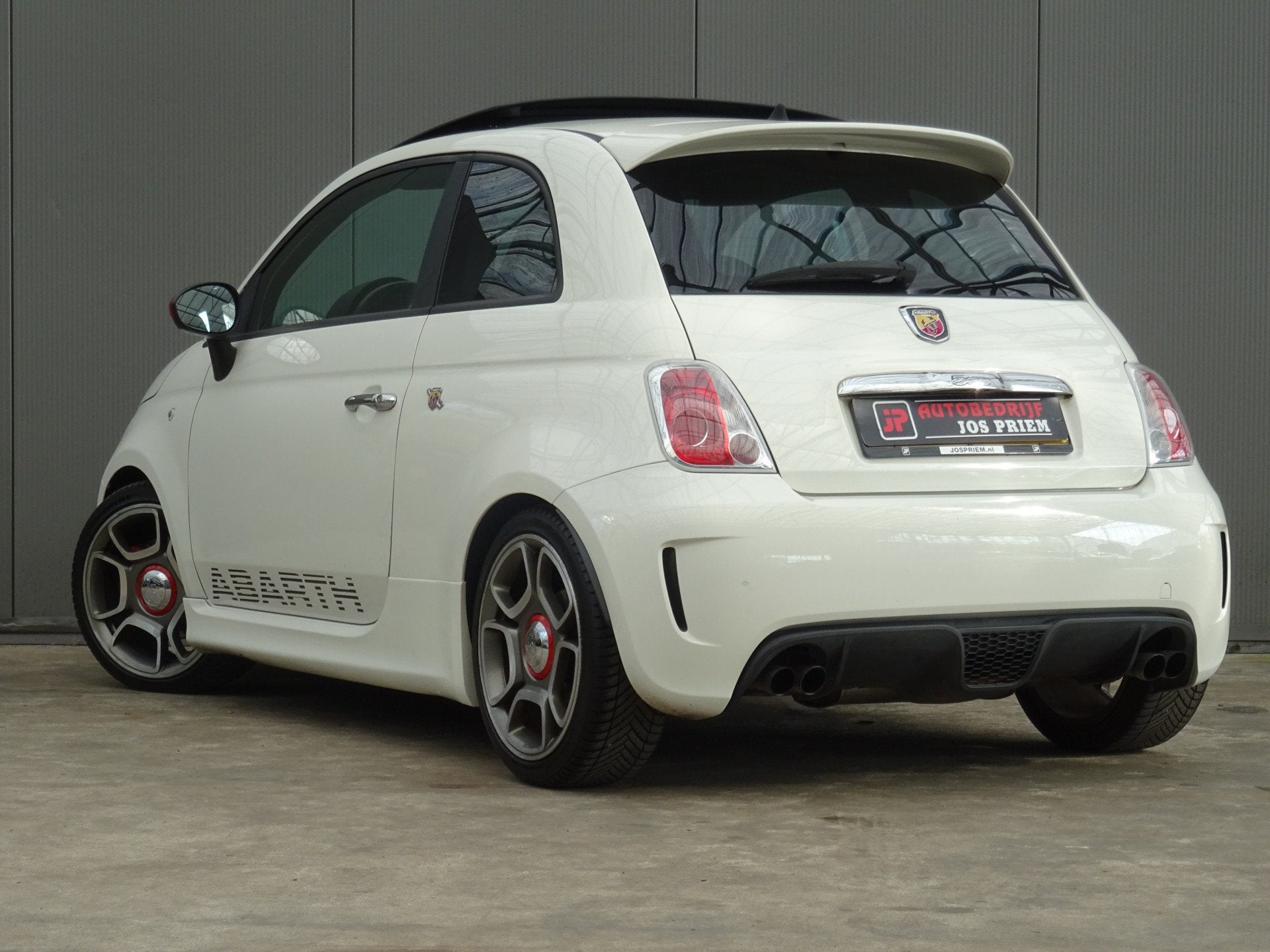 Fiat 500 1.4-16V Abarth * 135 PK * SCHAALSTOELEN !, Auto's, Voorwielaandrijving, Gebruikt, 4 cilinders, Wit