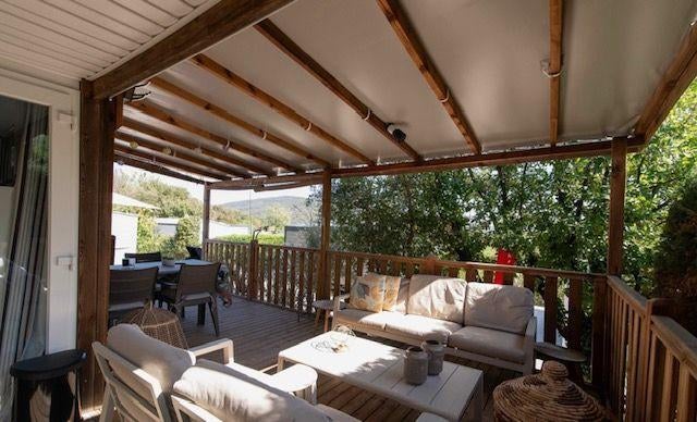 Prachtig chalet met airco nu nog beperkt te huur !!, Vakantie, 2 slaapkamers, Landelijk, In bos, Chalet, Bungalow of Caravan