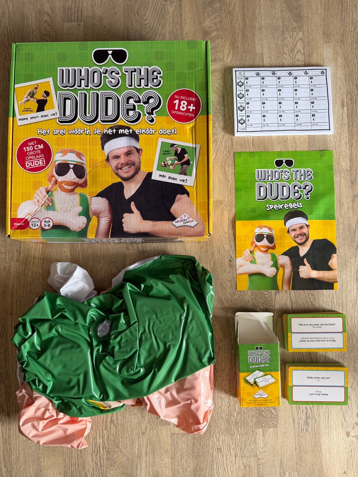 Party spel “Who’s the Dude?” van Identity Games, Drie of vier spelers, Ophalen of Verzenden, Zo goed als nieuw