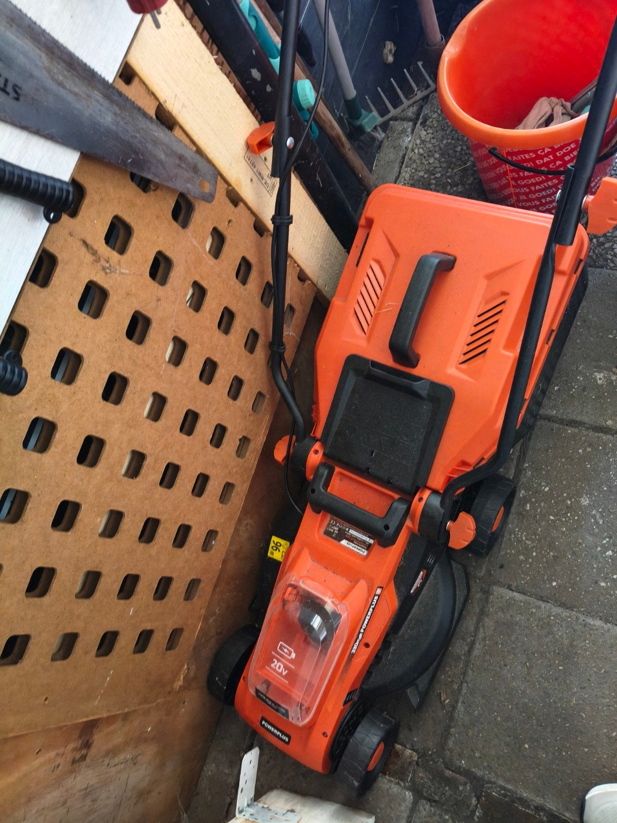 Powerplus 20V Accu Grasmaaier en Grastrimmer Set, Ophalen, Gebruikt, Accu-grasmaaier, 30 t/m 39 cm