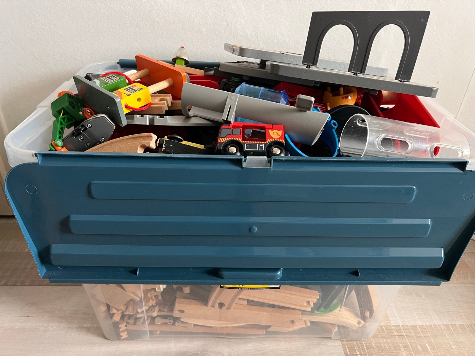 Grote set Brio treinen en houten spoor met extra's, Ophalen, Gebruikt