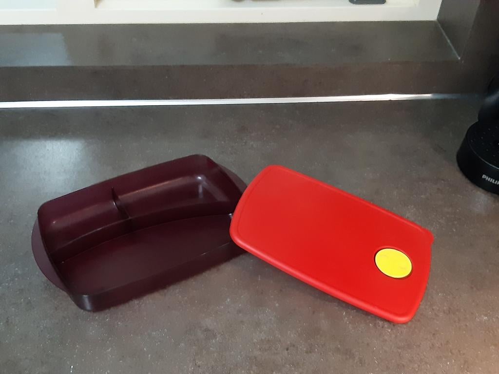 Tupperware magnetron crystalplus 3 vaks bord nieuwstaat, Ophalen of Verzenden, Zo goed als nieuw, Overige typen
