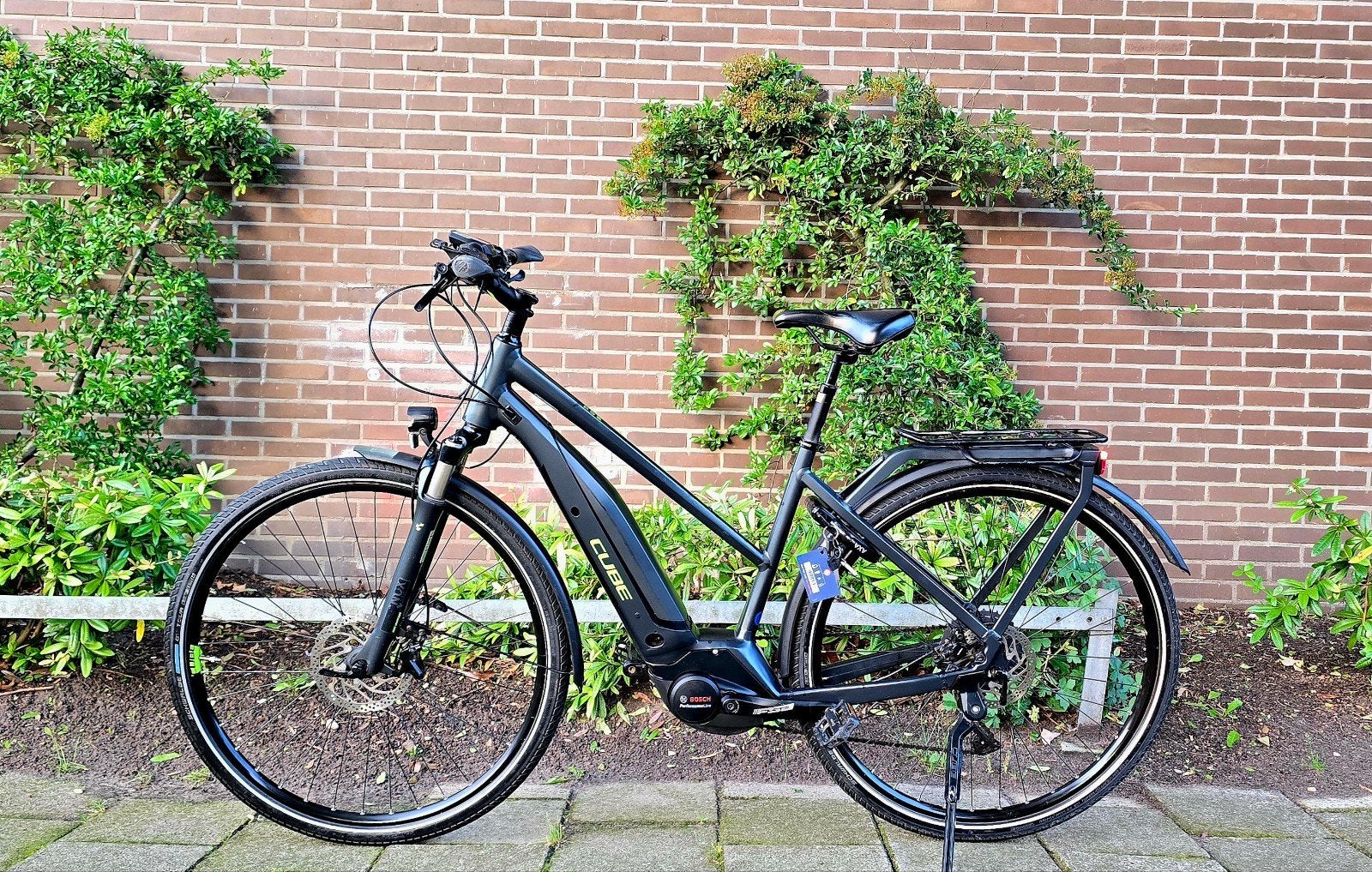 Cube Touring elektrischefiets
Bosch 500watt, Fietsen en Brommers, Elektrische fietsen, Gebruikt, Overige merken, Ophalen
