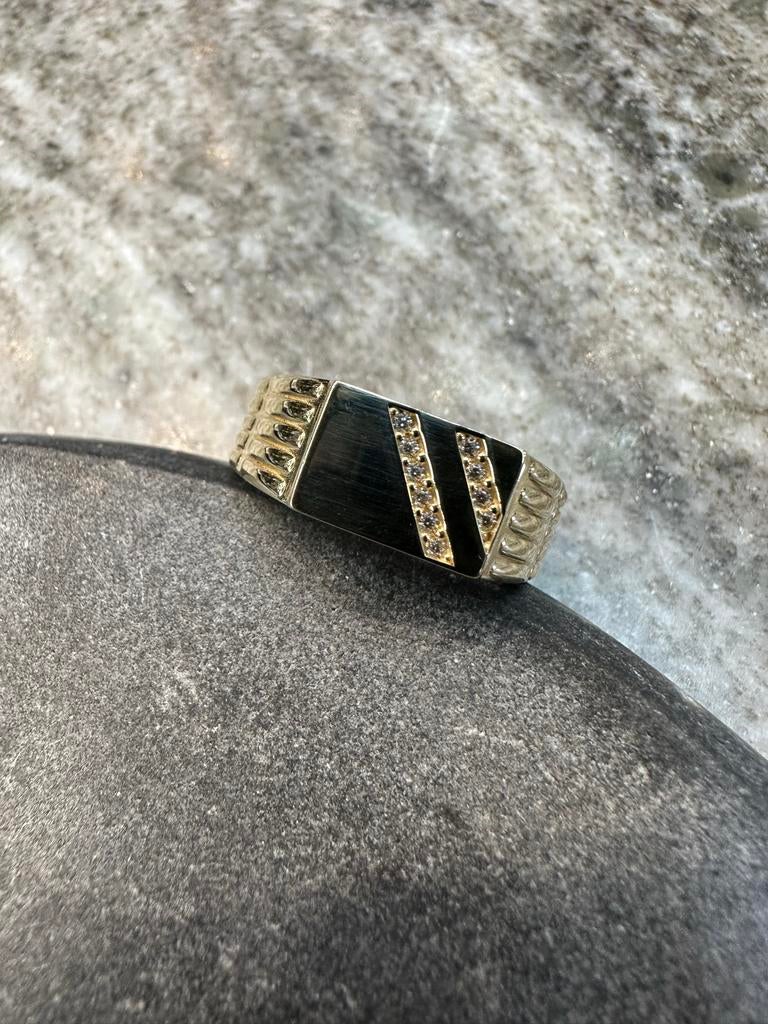 Prachtige 14k gouden zegelring met zirkonia, Met kristal, 18 tot 19, Nieuw, Ophalen of Verzenden