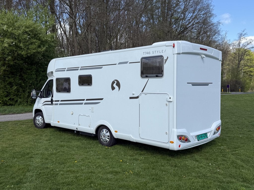 Pilote P 746 GJ Lengtebedden, Hefbed, LPG, Caravans en Kamperen, Campers, Luifel, Ringverwarming, Fiat, Pilote