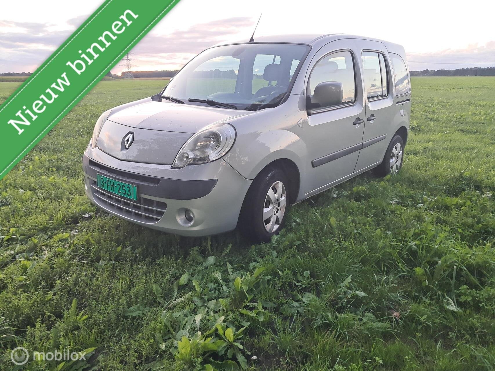 Renault Kangoo Family 1.6-16V 3+1 rolstoelauto, Gebruikt, 4 cilinders, Origineel Nederlands, Handgeschakeld