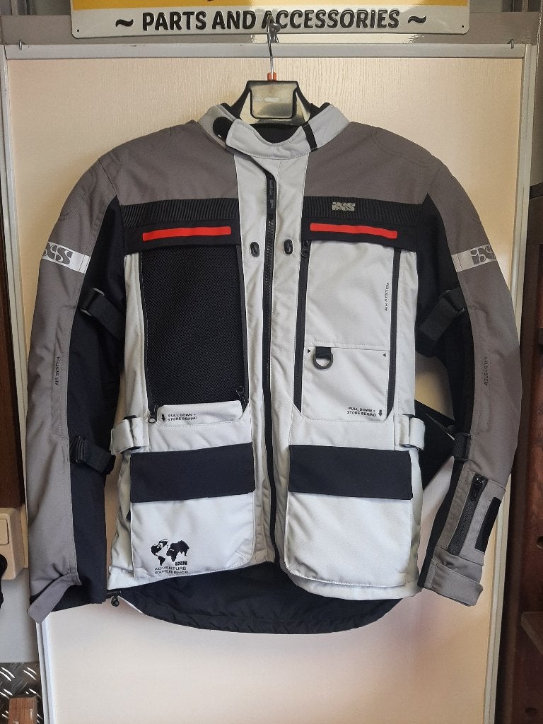 IXS montevideo jas S IXS motorjas montevideo st 3.0 S nieuw, Motoren, Nieuw met kaartje, Ophalen of Verzenden, Helmen Store, Dames