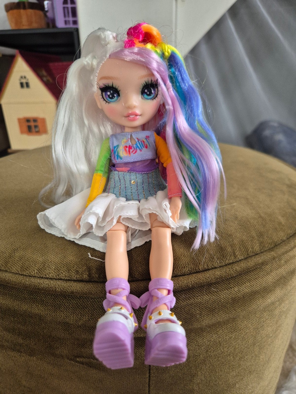 Rainbow High pop met kleurrijk haar, Kinderen en Baby's, Speelgoed | Poppen, Ophalen of Verzenden, Zo goed als nieuw, Overige typen