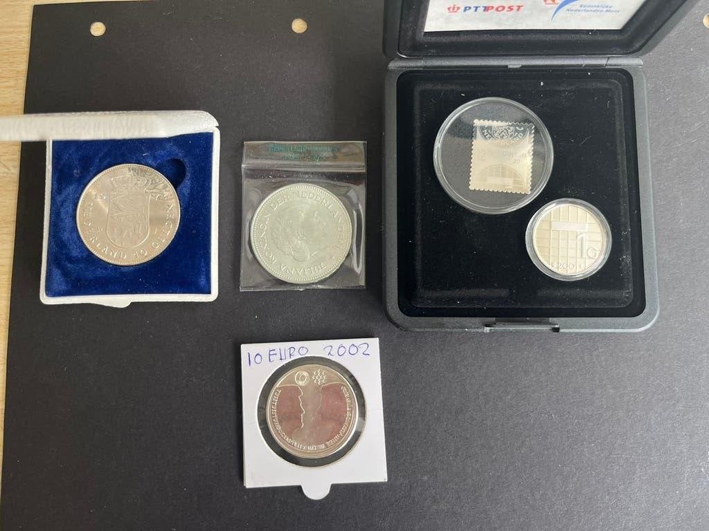 LEUKE LOT ZILVEREN MUNTEN   FOTO/ADV, Postzegels en Munten, Koningin Juliana, Zilver, 10 gulden, Verzenden