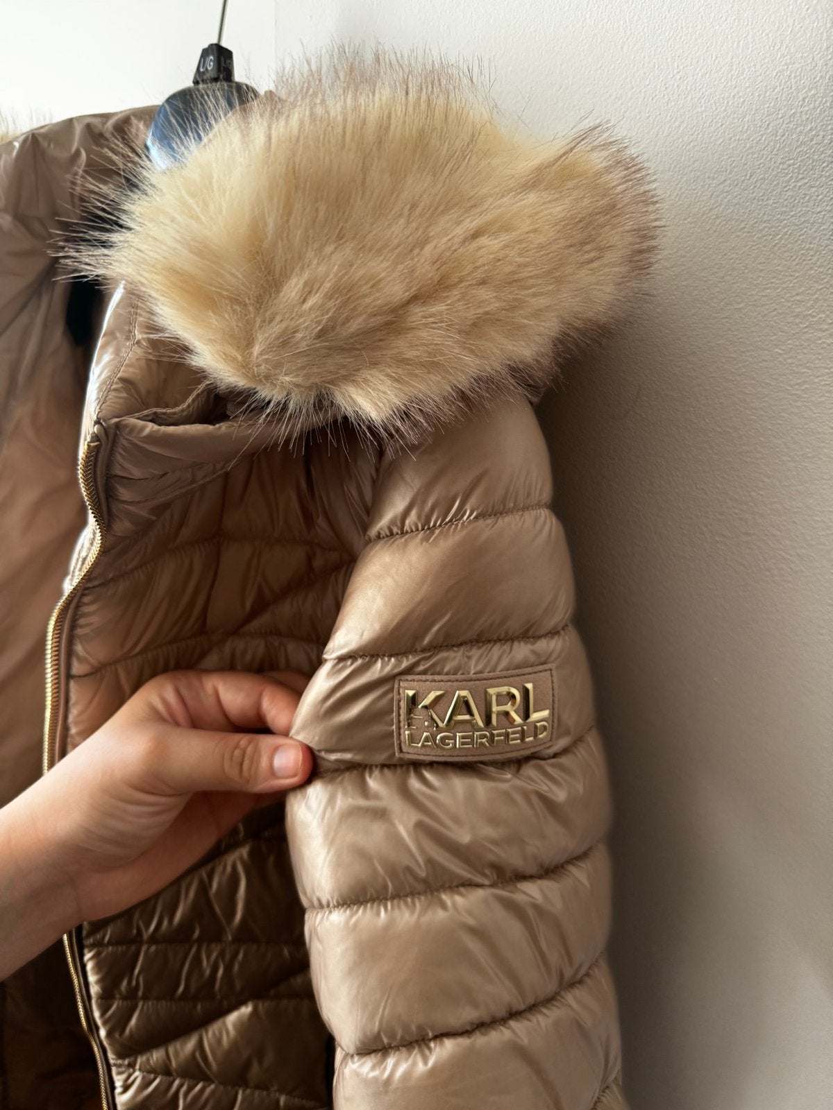 Karl Lagerfeld Chevron Quilt Puffer Jas - Nieuw met kaartjes, Ophalen, Nieuw, Maat 36 (S), Beige