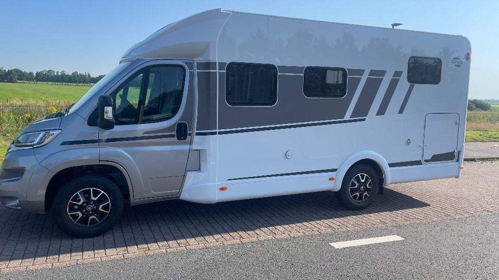 Carado T 338 Pro +, Caravans en Kamperen, Ringverwarming, Koelkast, Particulier, 6 tot 7 meter