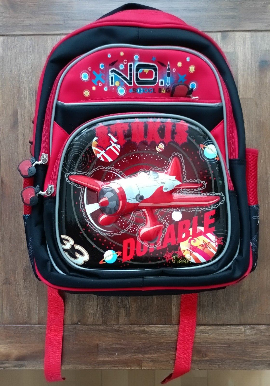 Kinderrugzak rood/zwart met vliegtuigdesign, Sieraden, Tassen en Uiterlijk, Overige merken, Gebruikt, 25 tot 40 cm, Ophalen of Verzenden