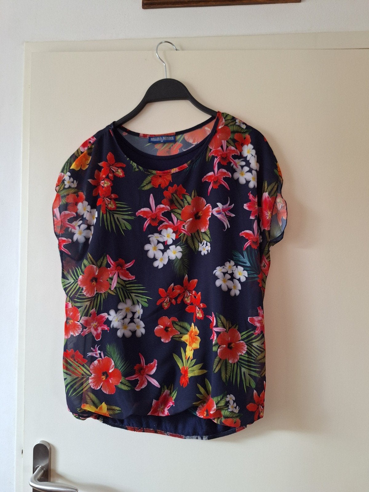 dames bloesje miller en Monroe maat 38, Kleding | Dames, Ophalen of Verzenden, Zo goed als nieuw, Maat 38/40 (M), Korte mouw