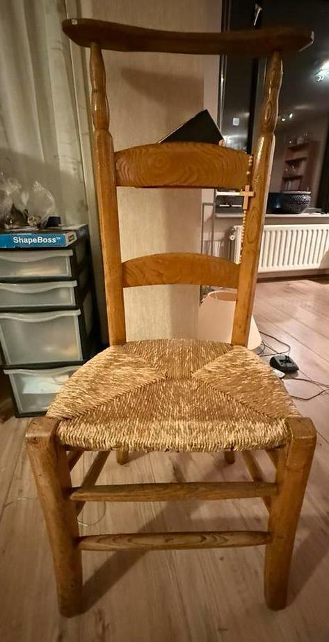 Bidstoel izgs, Antiek en Kunst, Antiek | Meubels | Stoelen en Banken, Ophalen