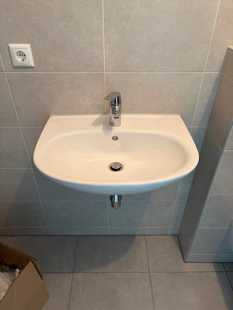 Wastafel exclusief kraan en wastafelplug - Villeroy & Boch, Doe-het-zelf en Verbouw, Sanitair, Ophalen, Nieuw, Chroom, Wastafel