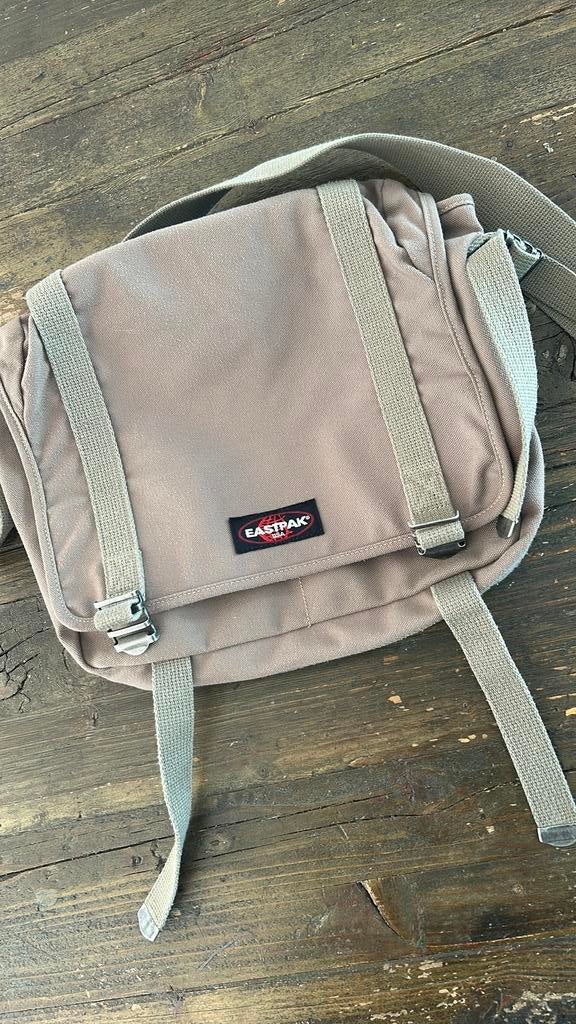 Eastpak tas khaki groen schoudertas, Ophalen of Verzenden, Zo goed als nieuw, Groen
