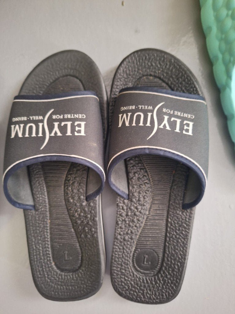 Zwarte Elysium slippers, maat 38, Slippers, Overige kleuren, Elysium, Ophalen of Verzenden
