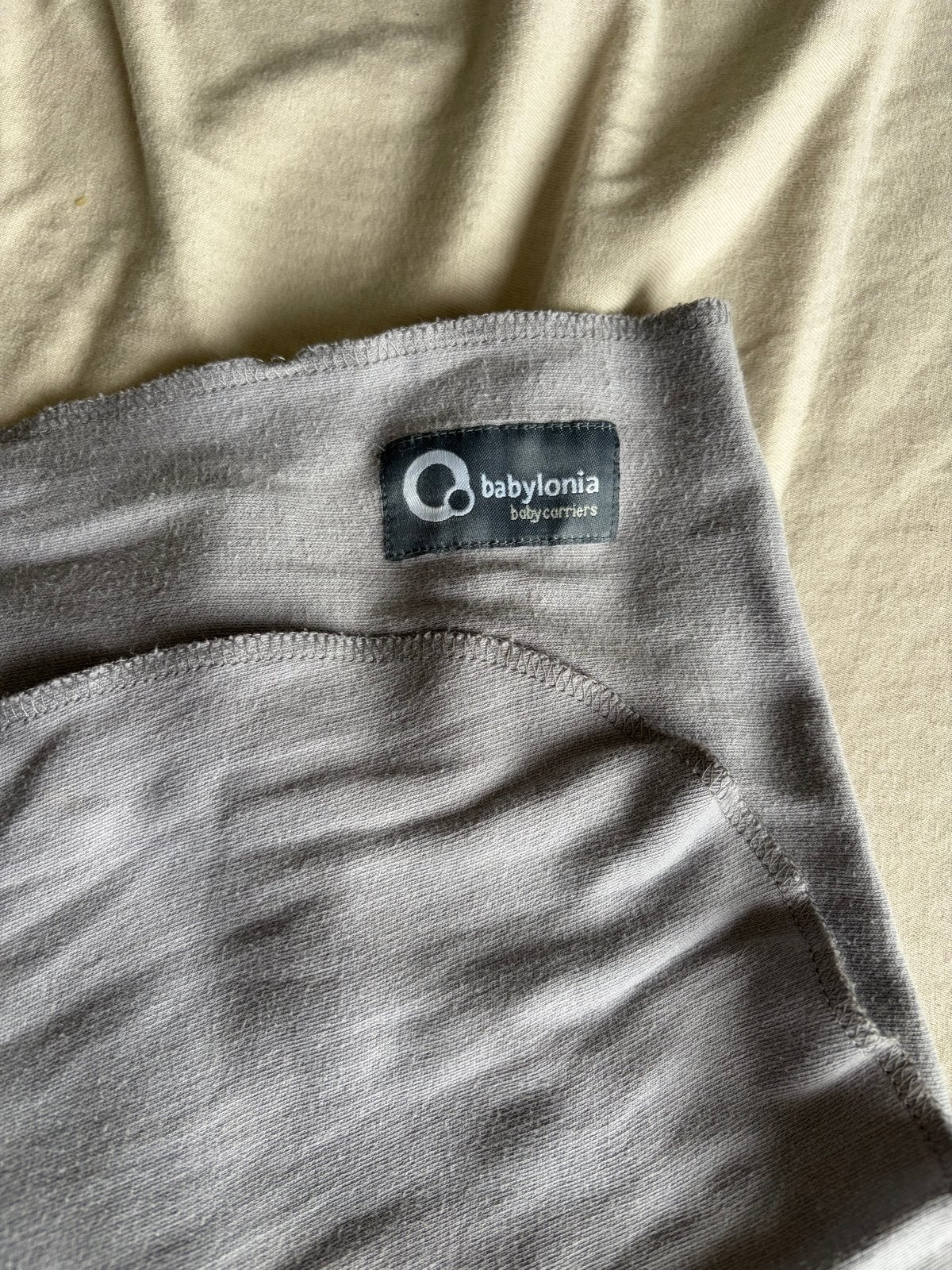 Babylonia Tricot-Slen Organic Draagdoek - Silver Cloud, Overige merken, Draagdoek, Ophalen of Verzenden, Zo goed als nieuw