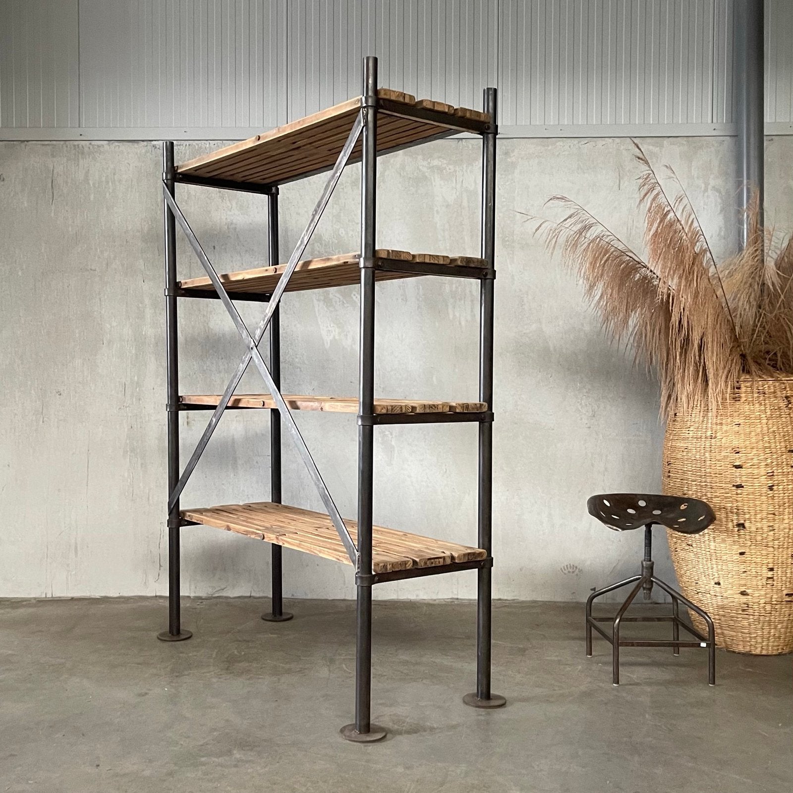 Oude industriële stellingkast, stelling, vintage kast, Ophalen, Zo goed als nieuw