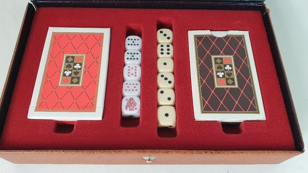 Vintage set kaartspel  voor Brigde, in bruin skai etui. 8A9, Hobby en Vrije tijd, Tweedehands verkoop, Tweedehands verkoop, Gebruikt