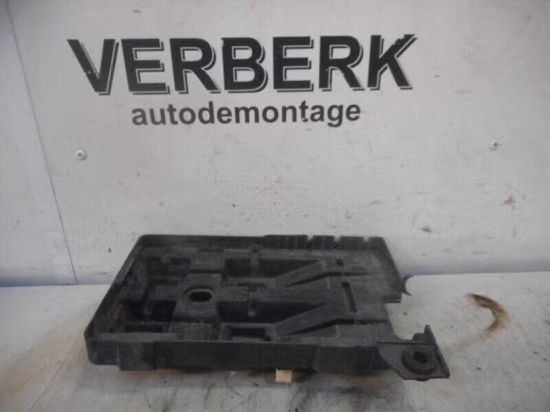 ACCUBAK Volvo V40 (VW) (01-1995/06-2004) (889847turbo), Gebruikt, Info@volvocars.com, Volvo, Volvo Car Germany GmbH