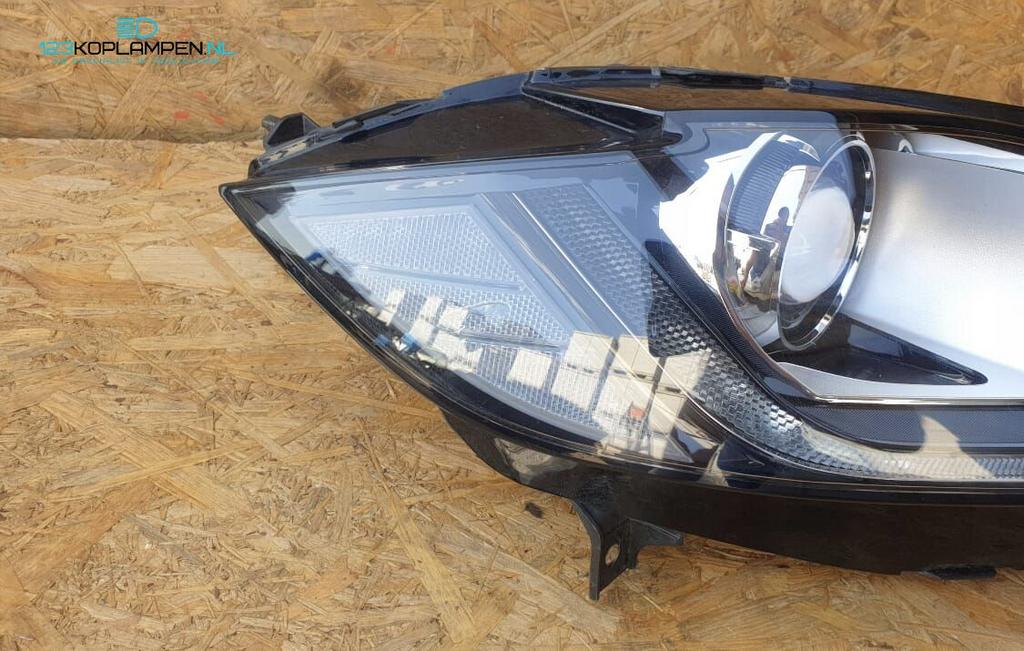 Jaguar F Pace Xenon koplamp rechts, Gebruikt, -, -, Ophalen of Verzenden