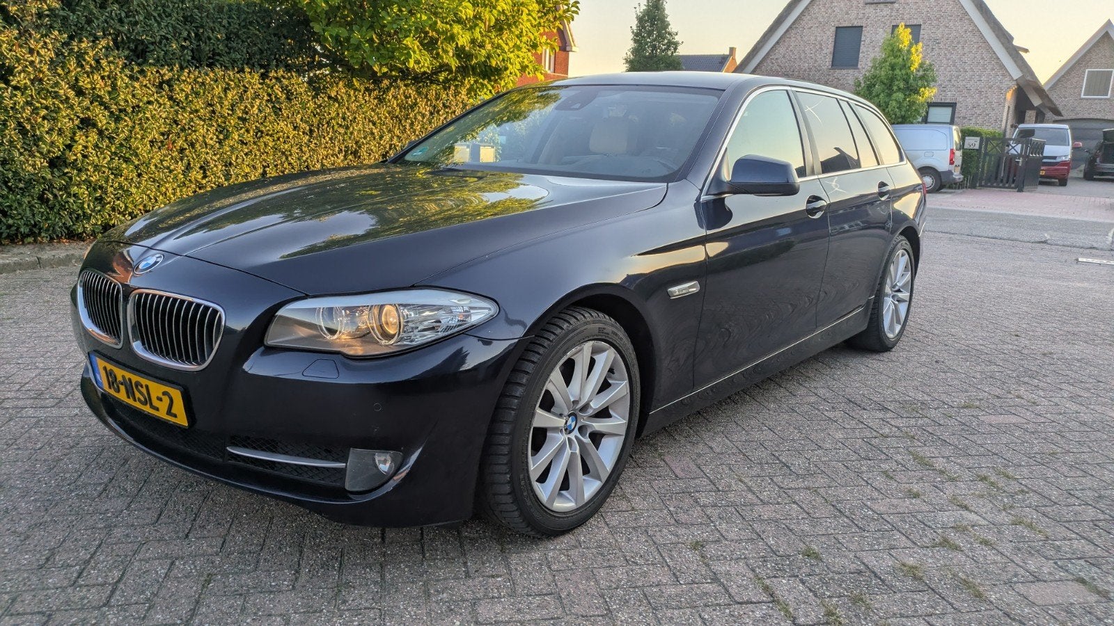 BMW 5-Serie 3.0 I 523 Touring Executive 2010 Blauw, 13 km/l, Euro 5, Achterwielaandrijving, Beige