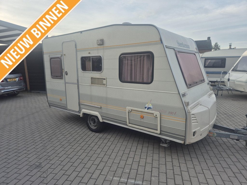 Sterckeman Sunstar 390 T + Voortent, Caravans en Kamperen, Caravans, Sterckeman, Bedrijf, Treinzit, 500 - 750 kg