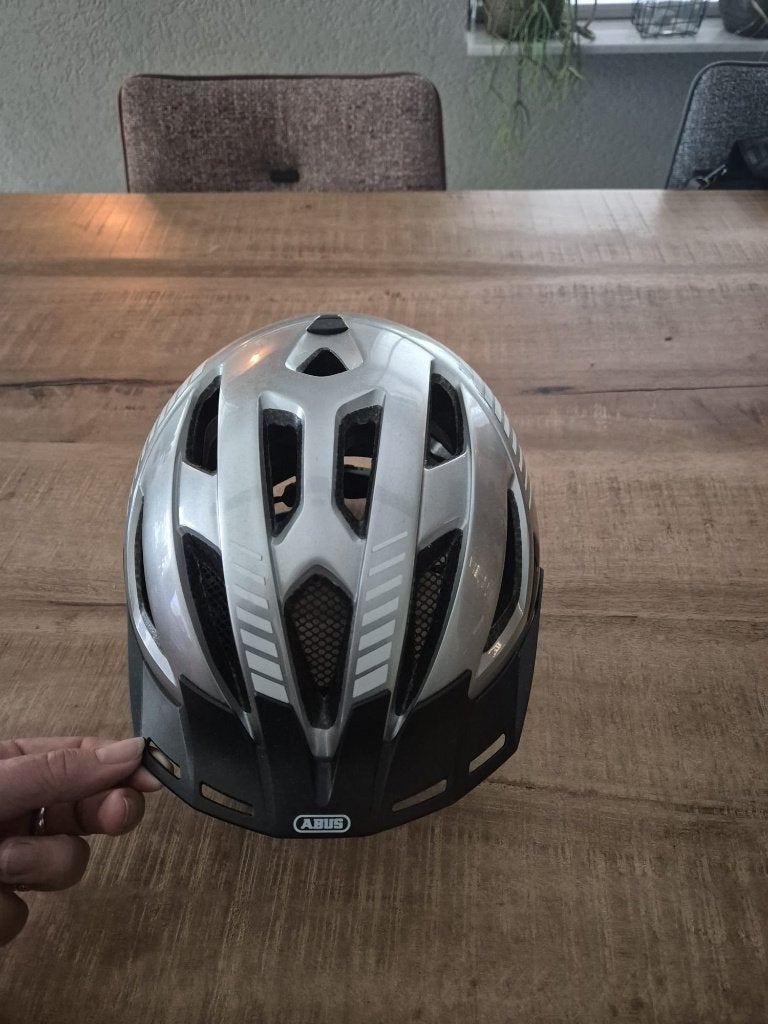 Fietshelm abus urban 13.0, Ophalen, Overige maten, Zo goed als nieuw, Abus